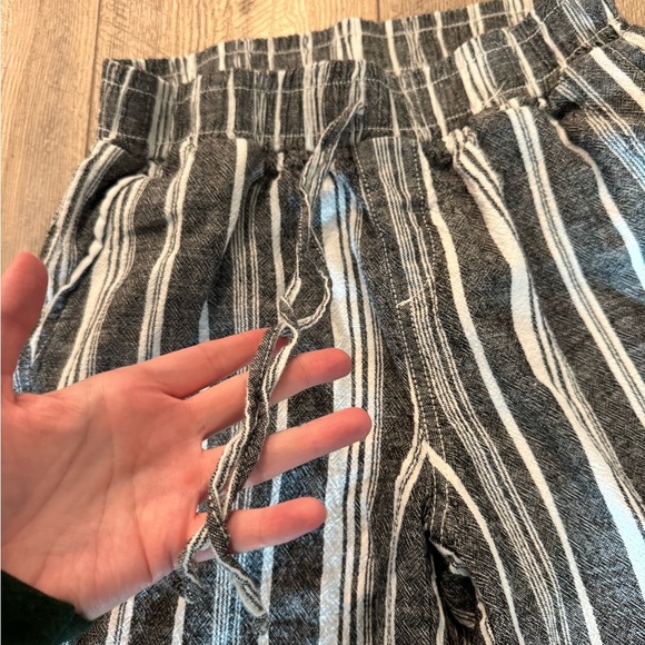 Briggs New York Black and White Striped‎ Wide Leg Pants - Picture 2 of 3